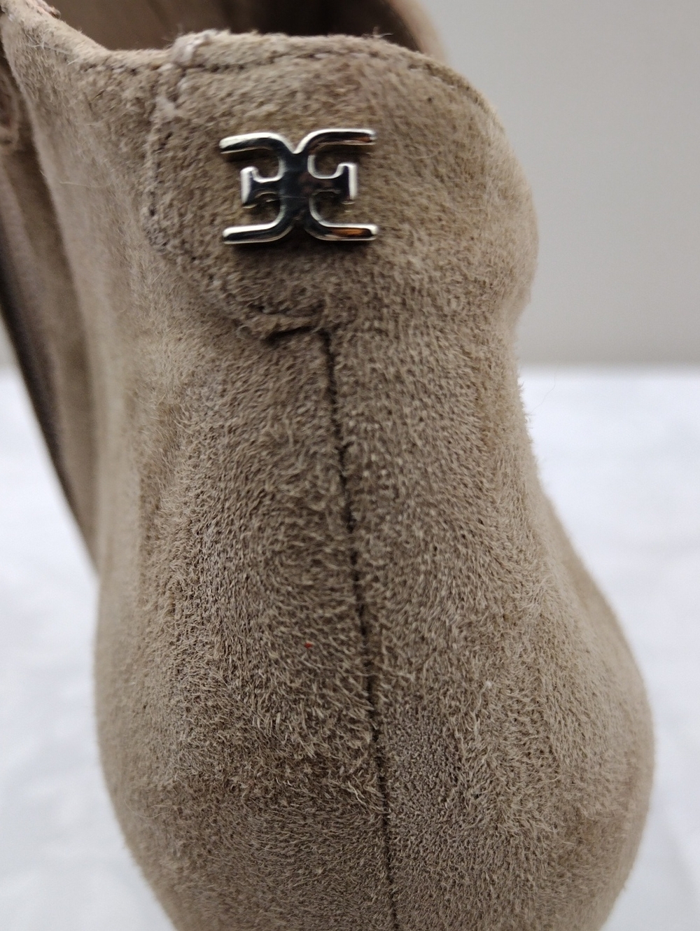 Sam Edelman Kadison Taupe Suede Leather V Cutout Point Toe Kitten Heel Bootie - Picture 15 of 16